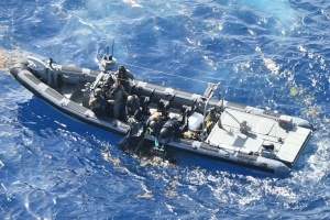 Bapor di marina Friesland ta intercepta 406 kilo di cocaina