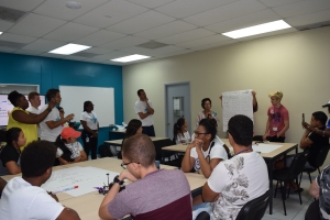 Team di Setar a duna presentation y workshop na Universidad di Aruba 