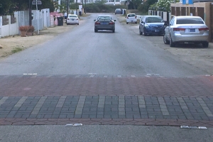 Oduber: Tin peticion pa 300 'polis drumi' pero tin placa pa solamente 15  