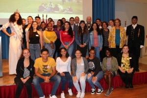 Amsterdam a ricibi studiantenan di Aruba