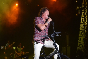 Carlos Vives a demostra su energia musical na CNSJ 2018