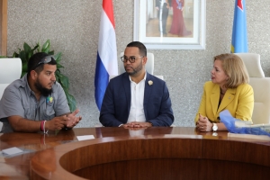 Gobierno a reconoce persona cu a yuda turista accidenta na Malmok  