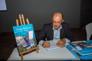 Reconocemento na ex-Gobernador Fredis Refunjol pa su aporte na Aruba