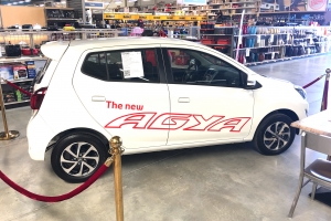 Garage Cordia su auto AGYA den Super Do It Center na Shaba