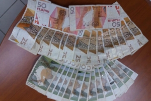 Afpakteam a confisca 10 mil florin di bendedornan di droga diasabra