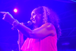 Karen Sledge y Eric  Darius a captiva publico na Caribbean Sea Jazz
