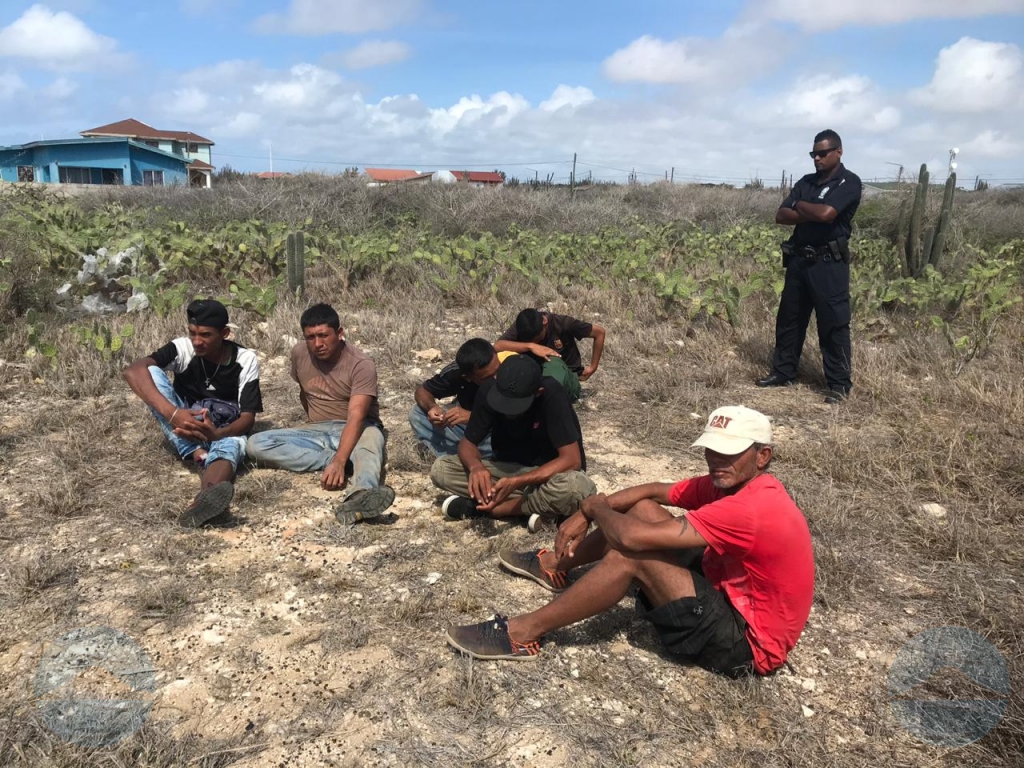 NoticiaCla Otro grupo di illegal Venezolano a subi tera na Seroe Colorado