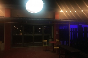 Dos homber a comete atraco arma riba Ritz na Savaneta