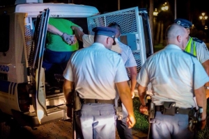 Polis a detene 23 persona ilegal den fin di siman