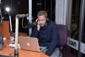Locutor di Fox Sports Radio a transmiti su programa desde Aruba 
