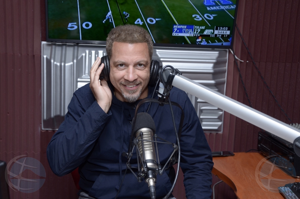 NoticiaCla Locutor di Fox Sports Radio a transmiti su programa desde