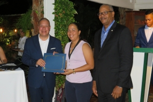 Grupo di polis di Aruba reconoci pa St Maarten pa ayudo voluntario na calamidad na 2017  