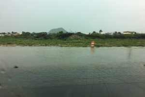 Awacero fuerte a paralisa  trafico di Aruba diahuebs merdia 