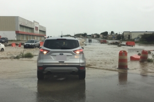 Awacero fuerte a paralisa  trafico di Aruba diahuebs merdia 