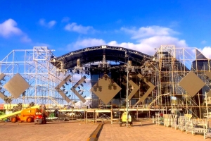 E siman aki J Balvin y Jeon ta den Island Takeover Festival 