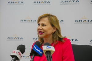 AHATA’s Excellence Awards lo honra e mihonan den turismo 