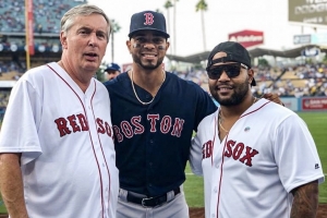 Xander Bogaerts a topa su tata bek na Los Angeles despues di 23 aña 