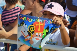 Sinterklaas y mas di 100 zwarte piet a yega Aruba diadomingo