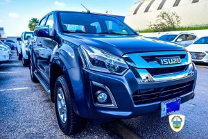 Garage Centraal Aruba ta haci entrega di 4 pick up marca Isuzu na KPA