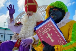 Aruba Bank: Muchanan entusiasma cu yegada di Sinterklaas y Zwarte Piet