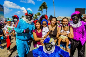Aruba Bank: Muchanan entusiasma cu yegada di Sinterklaas y Zwarte Piet