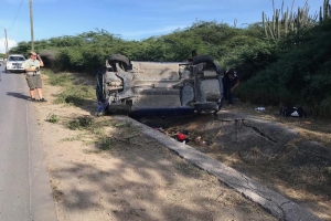 Auto yen di hoben a bolter pabou di rotonde Hato