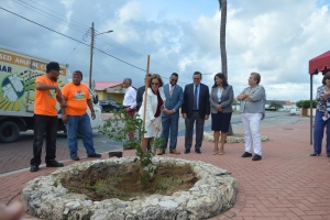 Gobierno a planta mata den memoria di Rishandroh y Roshendrick