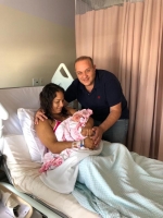 Propietario di e.o. Solo di Pueblo/TOP FM bendiciona cu su prome baby girl