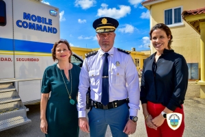 Cuerpo Policial Aruba a ricibi su comando mobil