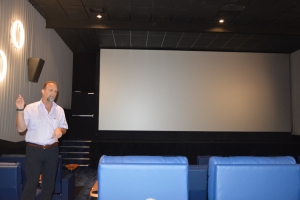 The Cinema a introduci su di dos VIP auditorium cu servicio completo ayera