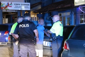 Bringamento dilanti negoshi na Tanki Leendert diadomingo