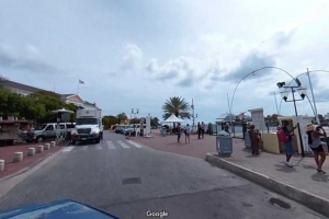 Awor por mira Corsou via Google Street View tambe  