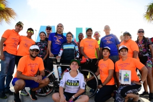 Shariska Winterdal a core 500 km riba bicicleta rond di Aruba