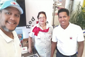    Super Food Plaza e luna aki dedica na yuda Cruz Cora Aruba
