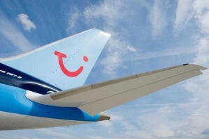 Despues di menasa di bom diadomingo, avion di TUI ta biaha awe pa Hulanda