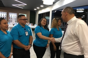 SETAR a re-inaugura su teleshop moderno na Irausquinplein