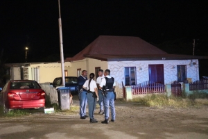Homber a keda seriamente hinca na Savaneta