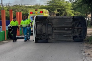 Tata bou di influencia a bolter cu auto y muchanan aden