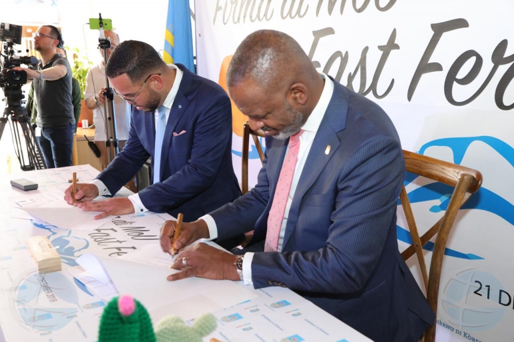 Ministernan di Aruba y Corsou ta firma MoU pa proyecto fast ferry