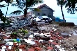 Tsunami ta laga mas di 220 persona morto na Indonesia 
