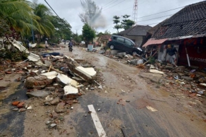 Tsunami ta laga mas di 220 persona morto na Indonesia 