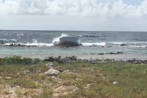 Lancha ilegal a yega nos isla cu cantidad di persona ilegal