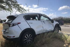 Bestia den auto a causa cu dama a bolter cu auto riba Sasakiweg