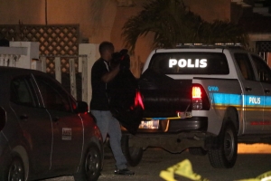 Cuater persona deteni marduga y a confisca hopi articulo