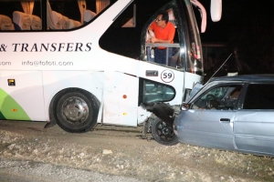 Brake di bus a faya, causando accidente di trafico