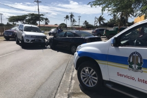 Chauffeur ta huy despues di accidente na Paradera