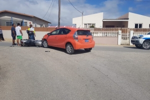 Brommer a dal den auto cu a sali su dilanti na Sabana Blanco