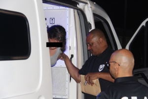 Tabatin 13 detencion menos e aña aki durante parada di Flambeu