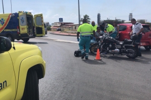 Chauffeur ta sali dilanti motorciclista y causa accidente na rotonde ex Drive Inn