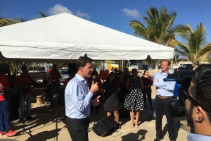 Premier Mark Rutte a yega Caribe Hulandes pa inicia su bishita